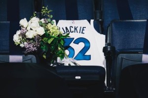 【人物】唐斯仍未走出阴霾 温情一战胜利献给母亲