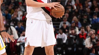 拓媒：球队今天有意重视杨瀚森 希望他打出来以后做筹码换字母？